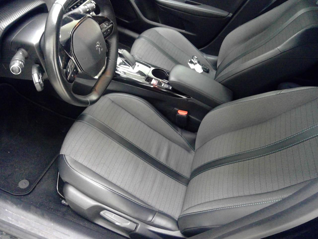 Foto 28 van Peugeot E-208