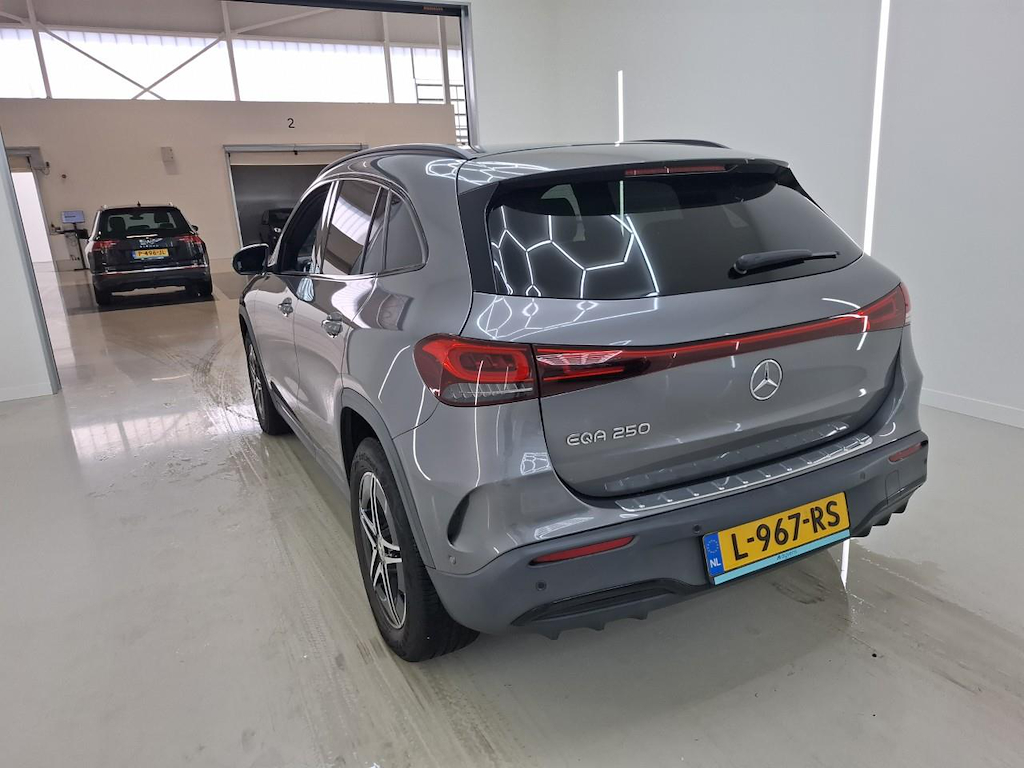 Foto 5 van Mercedes EQA