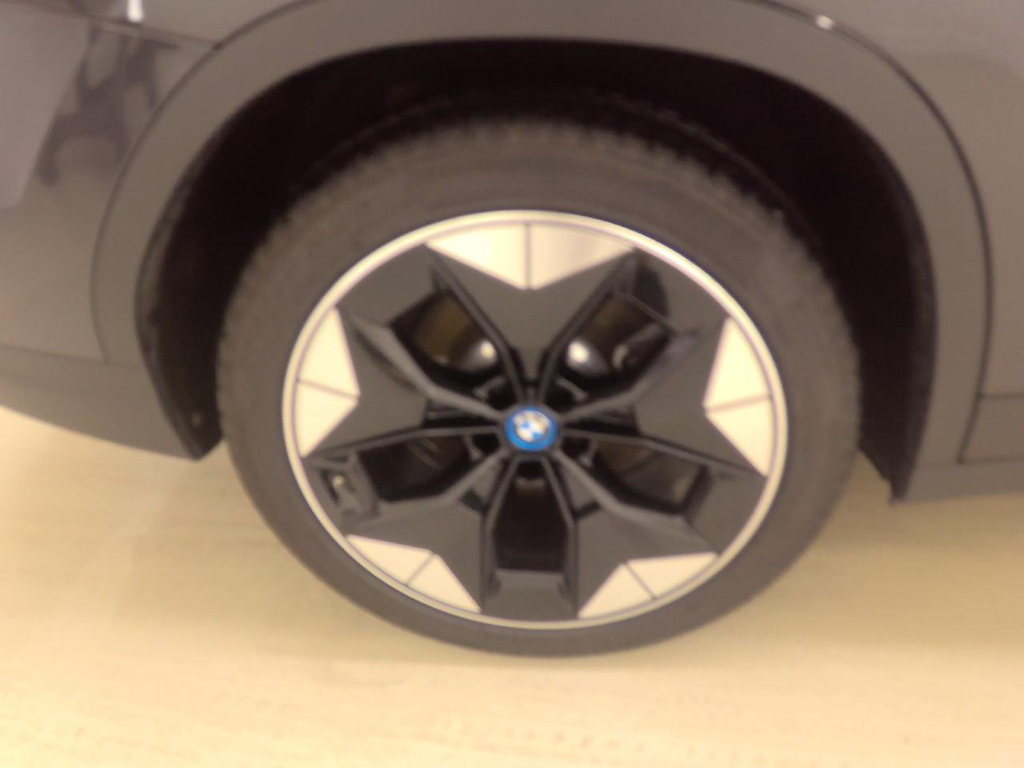 Foto 11 van BMW ix3