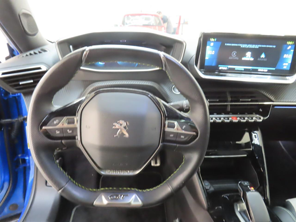 Foto 4 van Peugeot E-2008