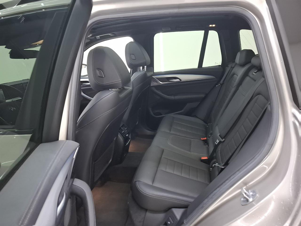 Foto 9 van BMW ix3