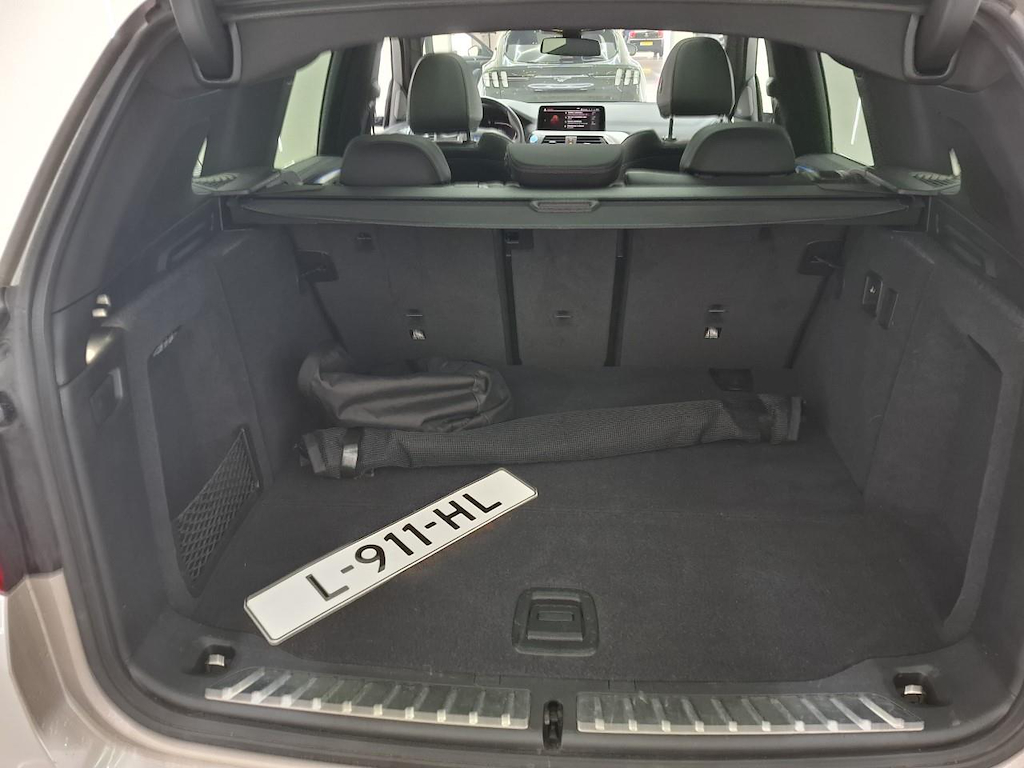 Foto 10 van BMW ix3