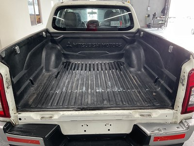 Kaufe MITSUBISHI MITSUBISHI L200 bei Ayvens Carmarket
