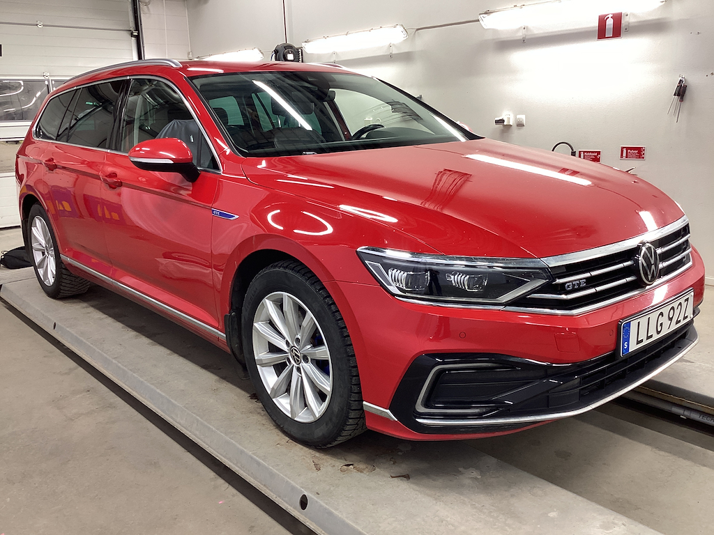 Volkswagen Passat GTE 218hk Executive Business Drag