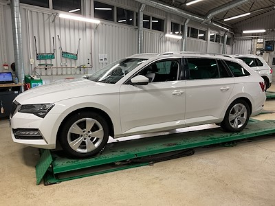 Köp SKODA Superb på Ayvens Carmarket