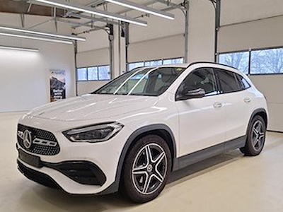 Kaufe MERCEDES-BENZ GLA 200 bei Ayvens Carmarket