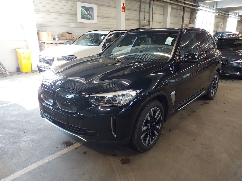 BMW iX3 -