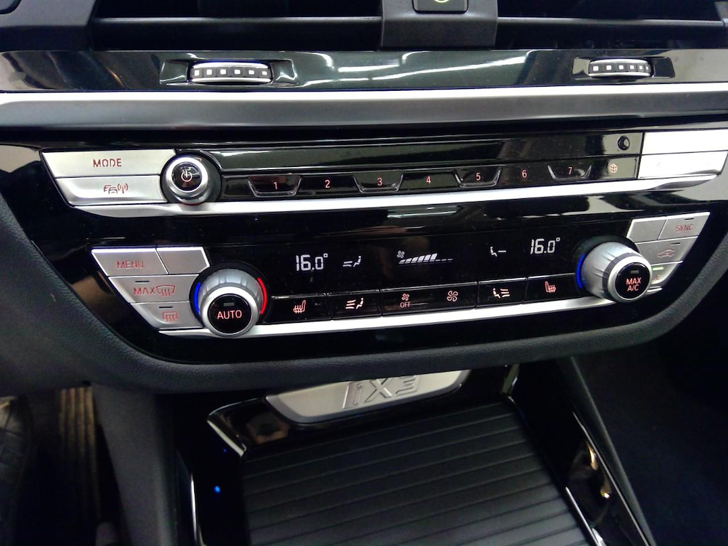 Foto 18 van BMW ix3