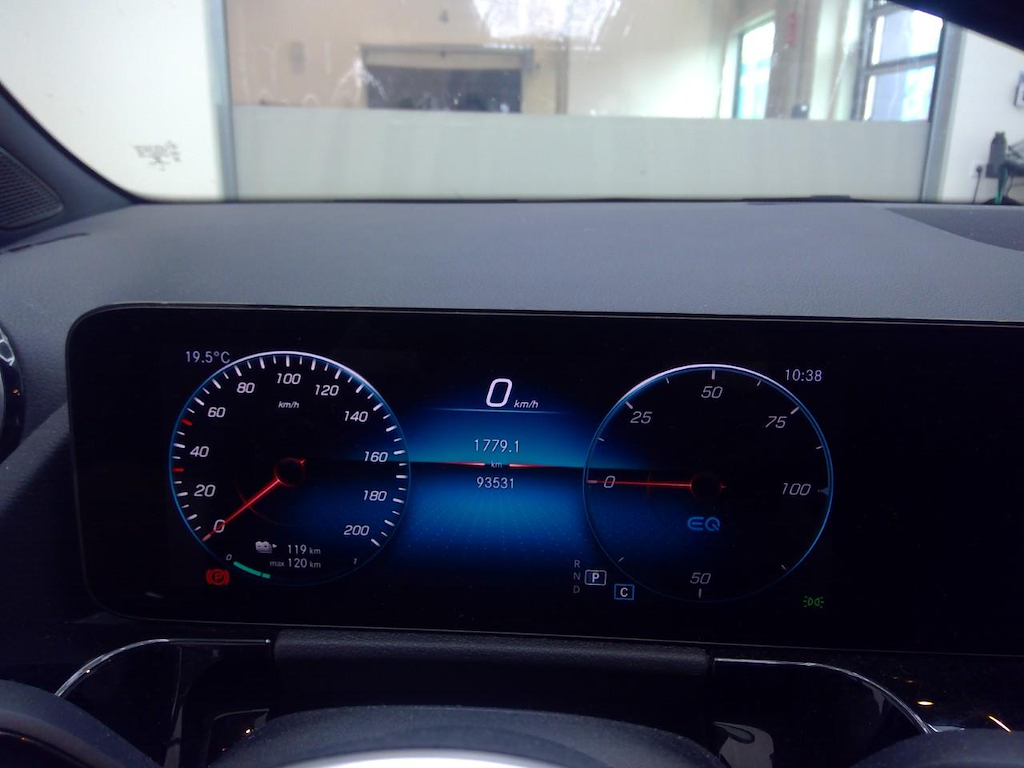 Foto 5 van Mercedes EQA