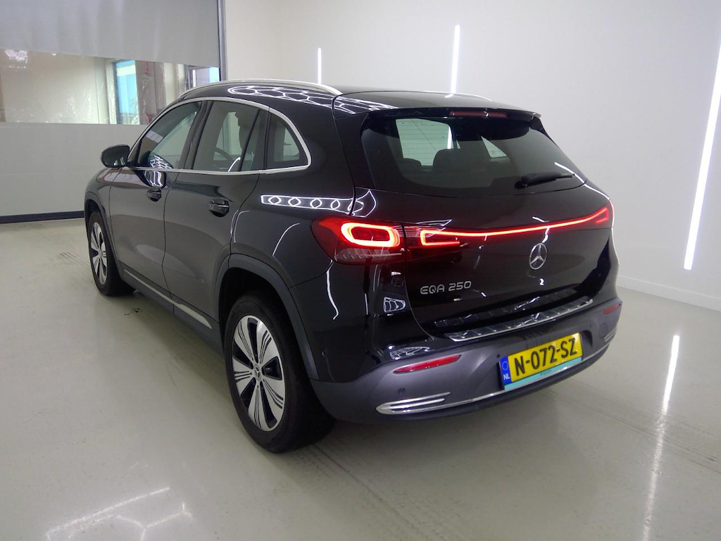 Foto 7 van Mercedes EQA