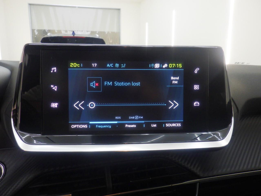 Foto 18 van Peugeot E-208