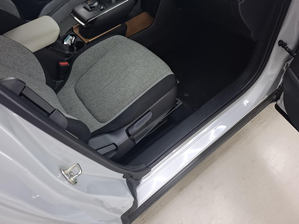 Foto 41 van Mazda MX-30