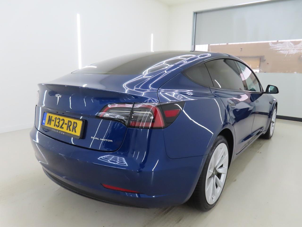 Photo 3 of Tesla Model 3