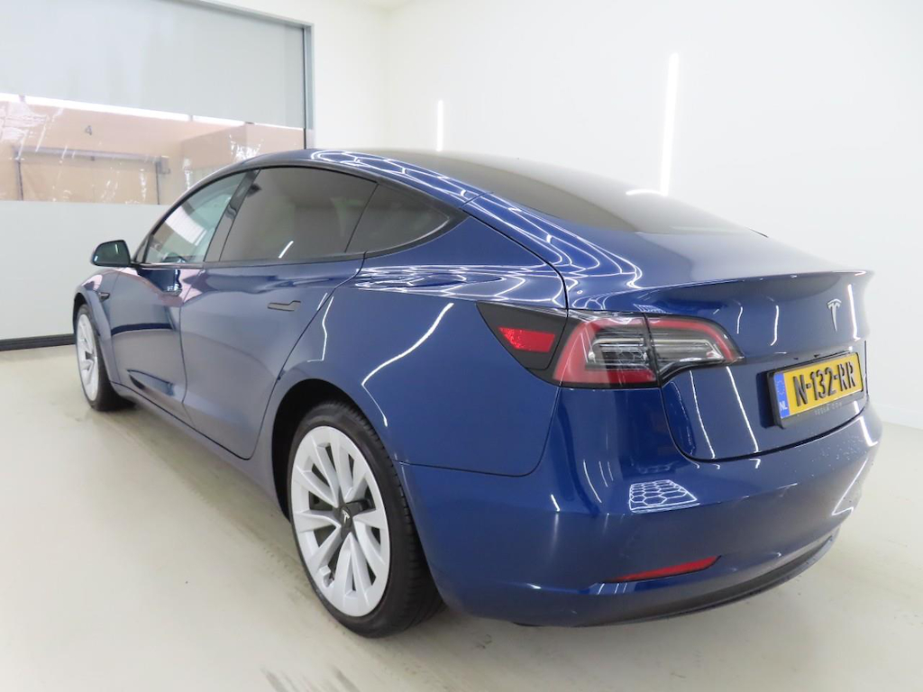Photo 6 of Tesla Model 3