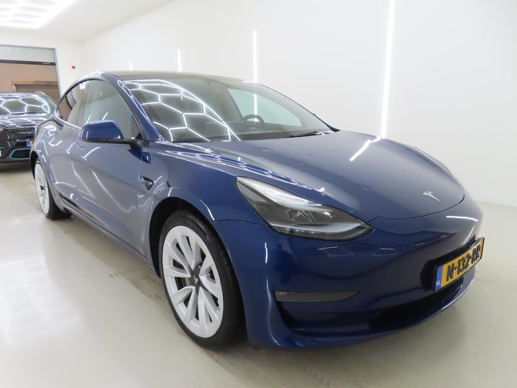 Photo 7 of Tesla Model 3