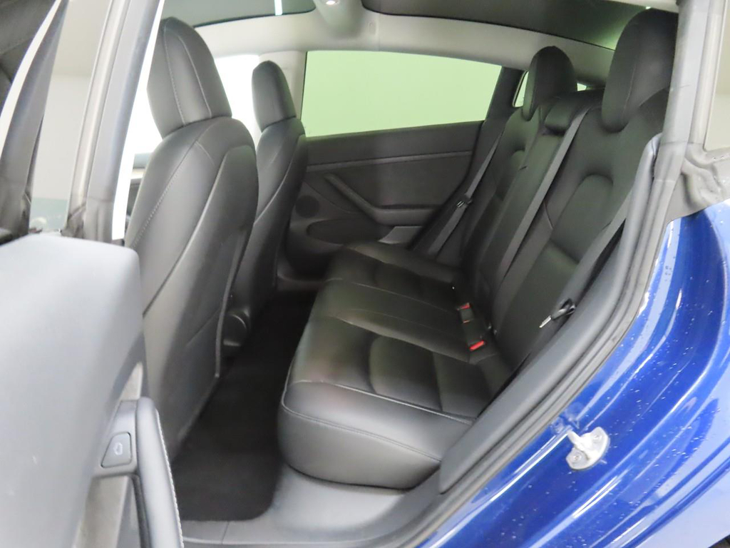Photo 9 of Tesla Model 3