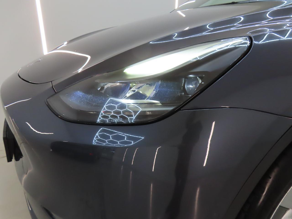 Foto 19 van Tesla Model Y