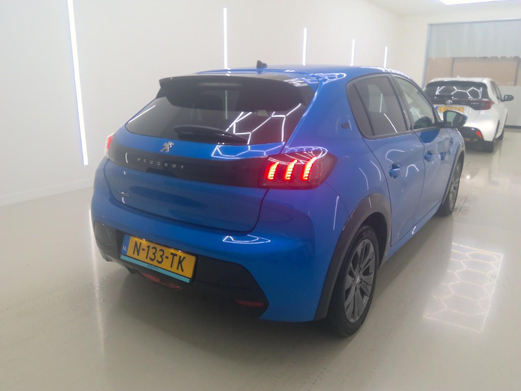 Foto 3 van Peugeot E-208