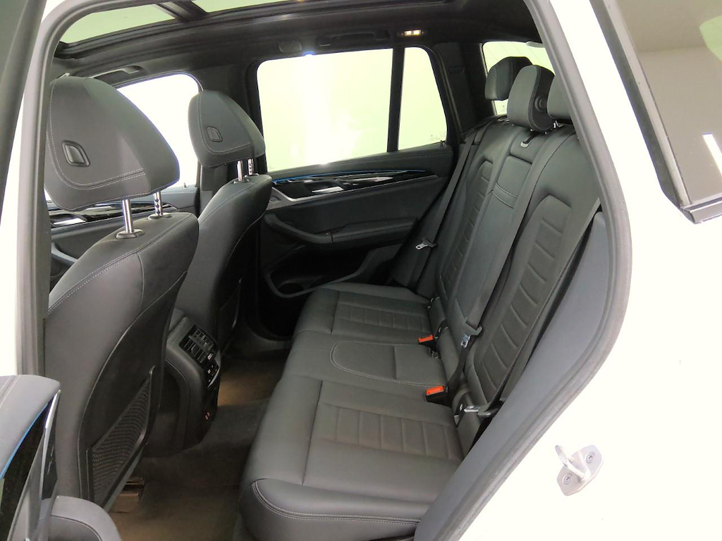 Foto 9 van BMW ix3