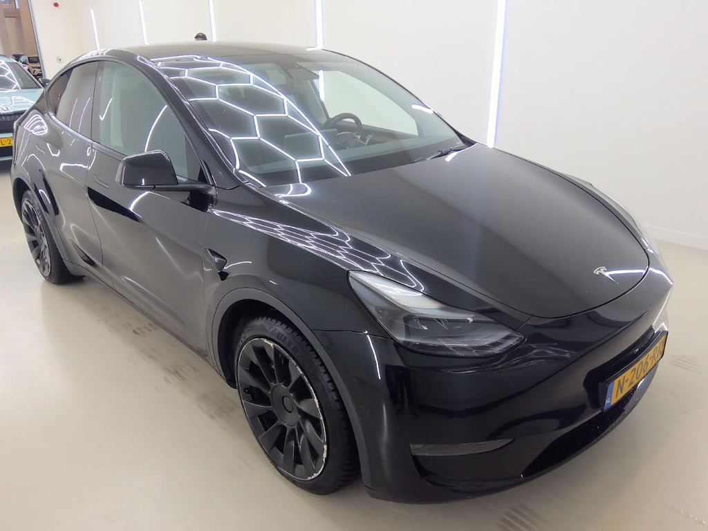Foto 11 van Tesla Model Y