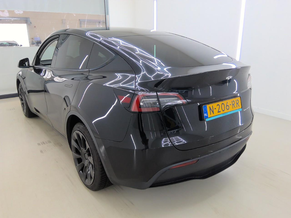 Foto 13 van Tesla Model Y