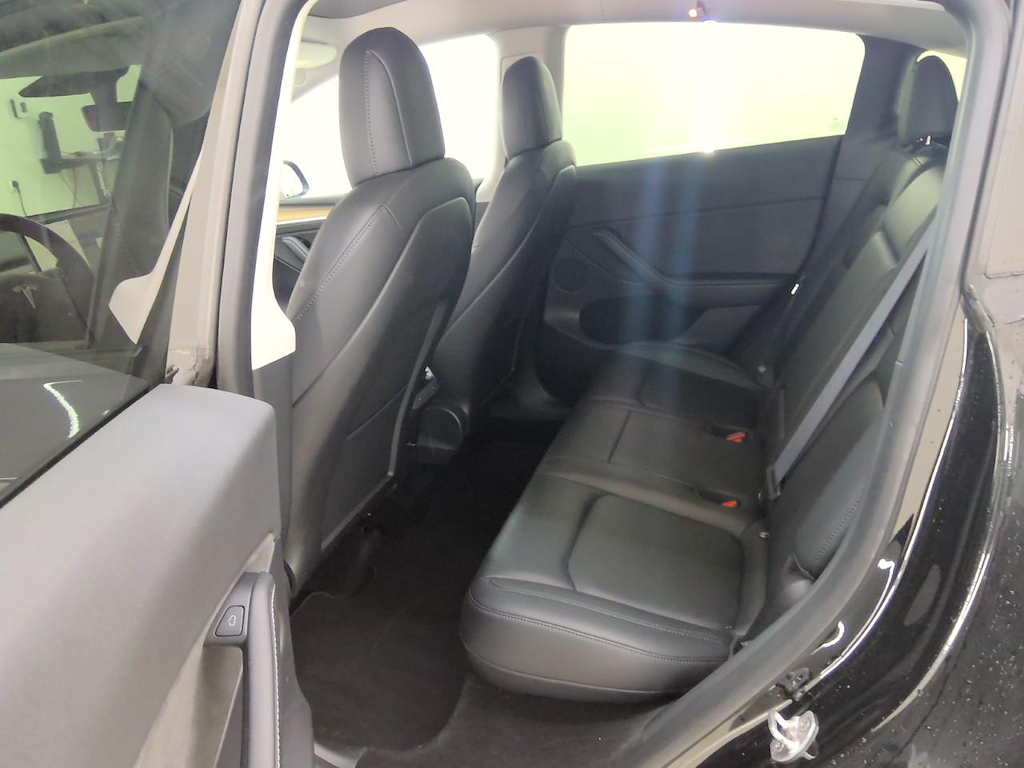 Foto 17 van Tesla Model Y