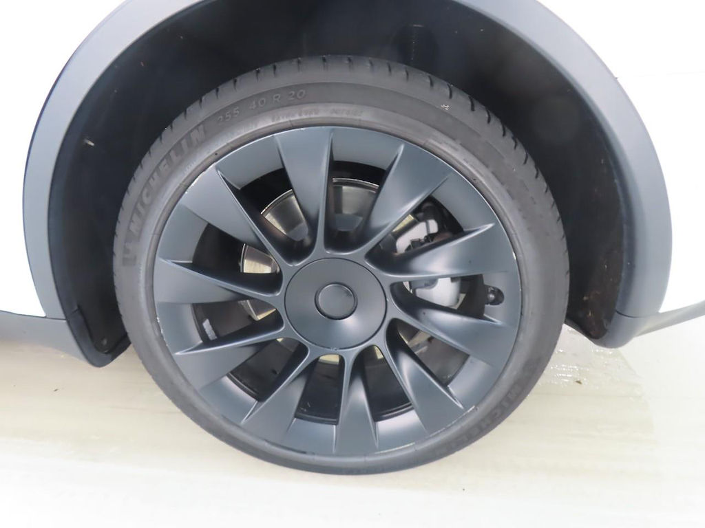 Foto 13 van Tesla Model Y