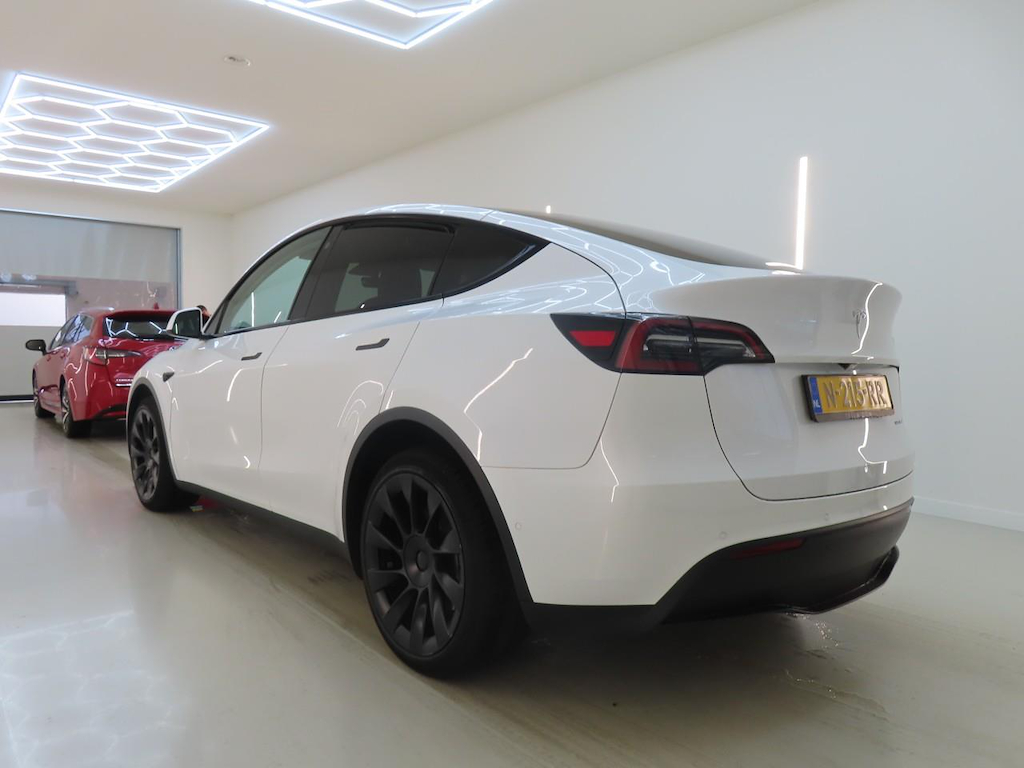 Foto 5 van Tesla Model Y