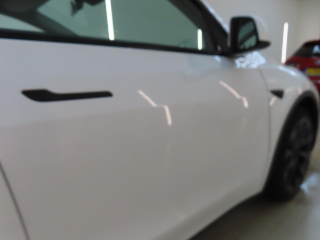 Foto 32 van Tesla Model Y