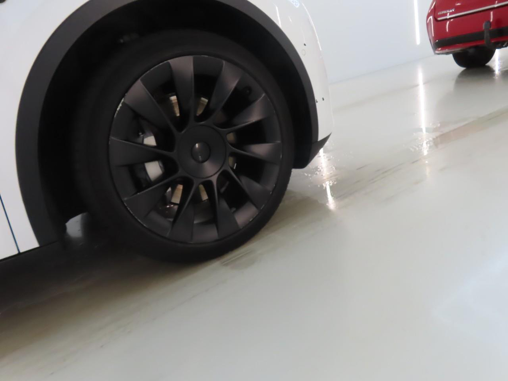 Foto 33 van Tesla Model Y