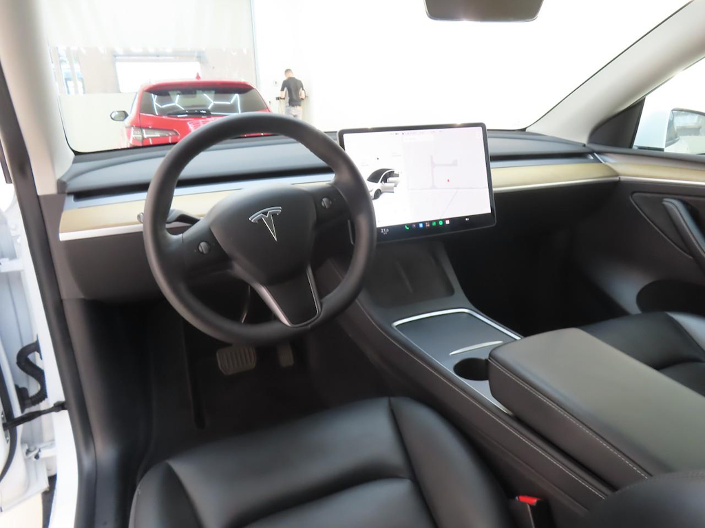 Foto 6 van Tesla Model Y