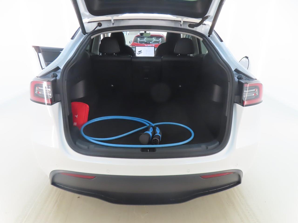 Foto 10 van Tesla Model Y