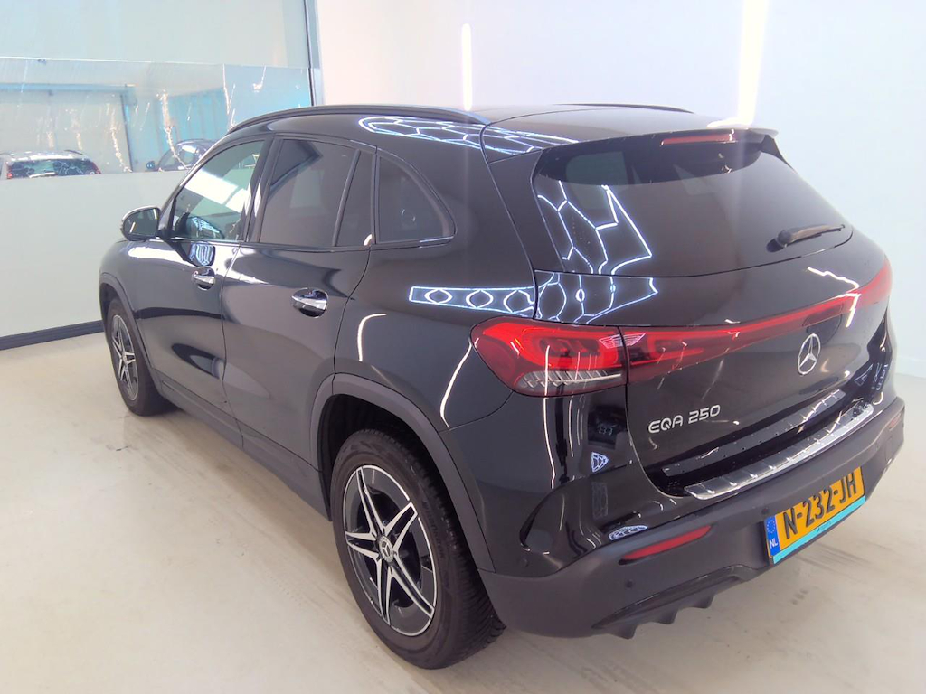 Foto 4 van Mercedes EQA