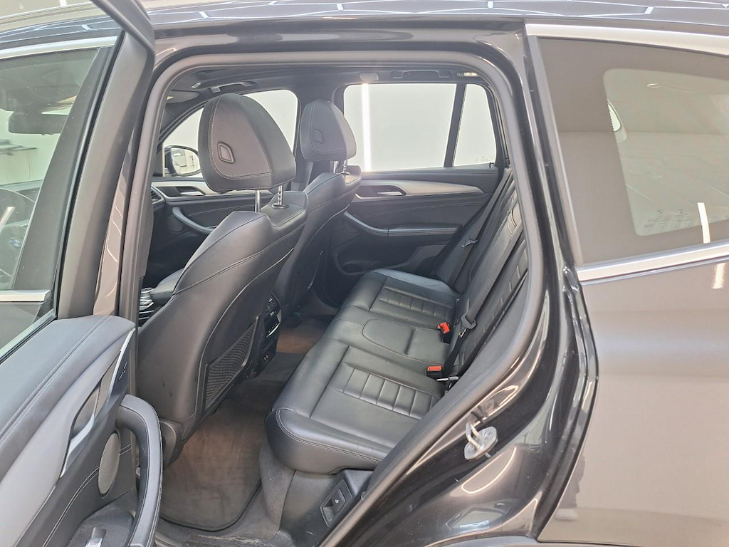 Photo 8 of BMW ix3