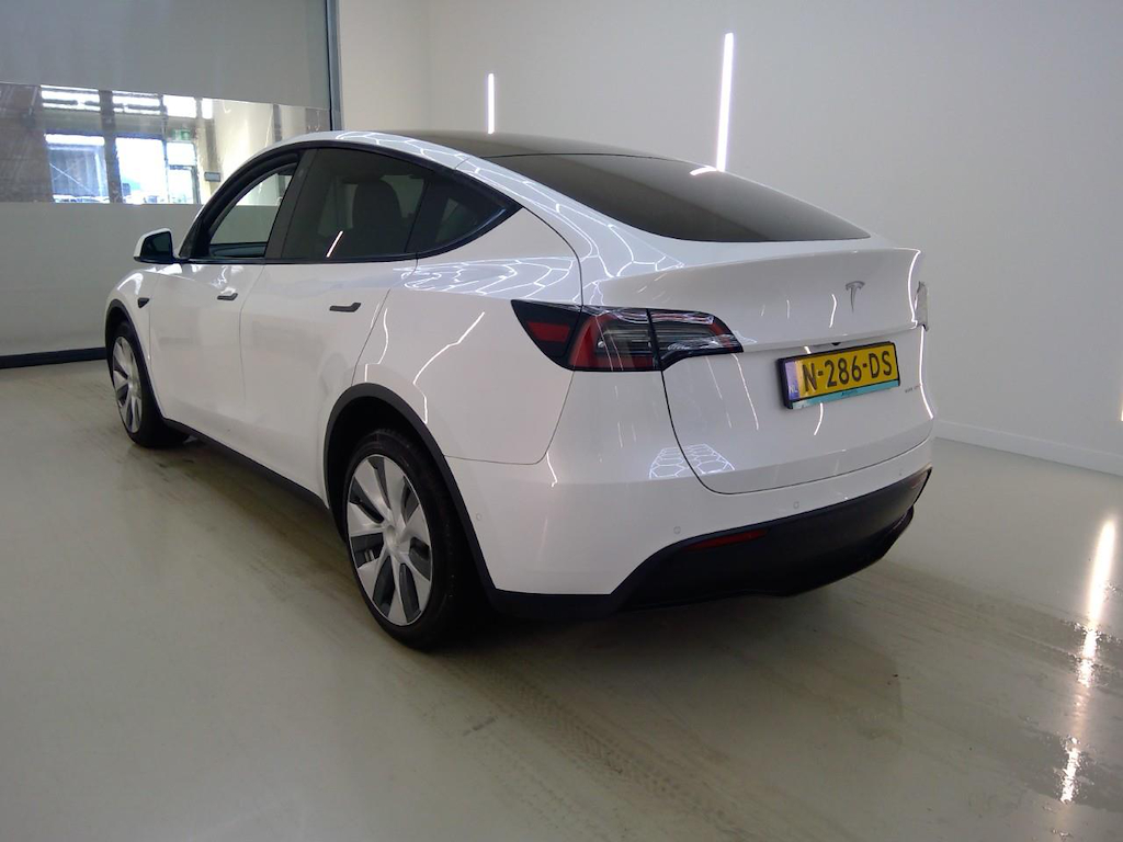 Foto 13 van Tesla Model Y
