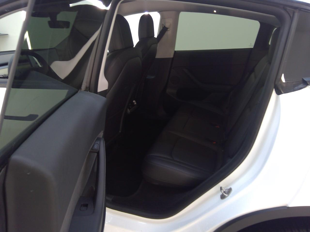 Foto 16 van Tesla Model Y