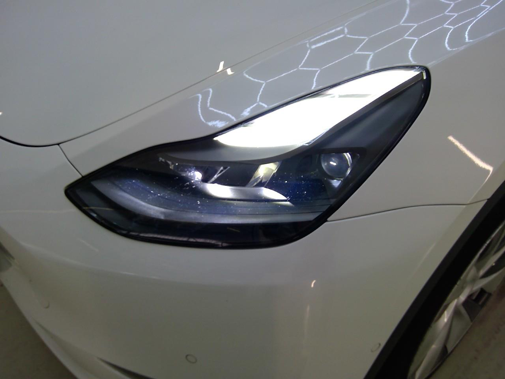 Foto 40 van Tesla Model Y