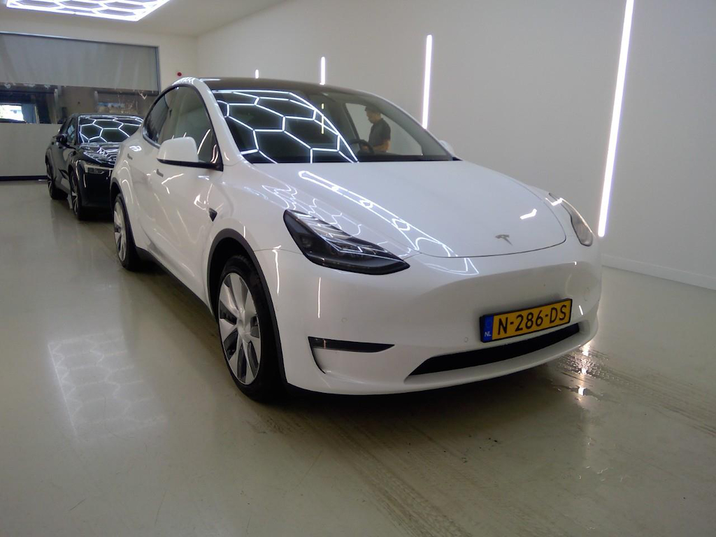 Foto 10 van Tesla Model Y