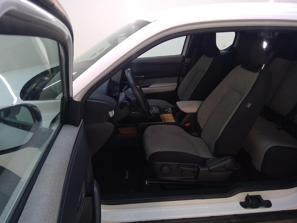 Foto 8 van Mazda MX-30