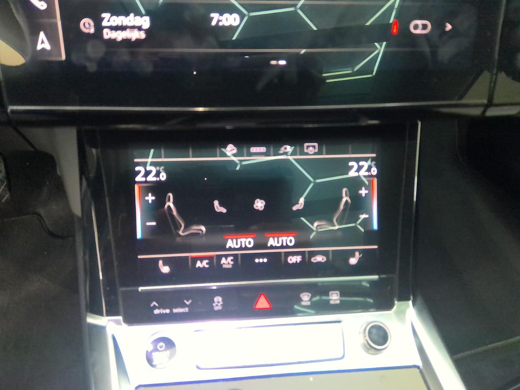 Foto 17 van Audi e-tron