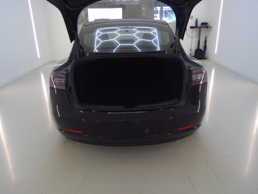 Foto 10 van Tesla Model 3