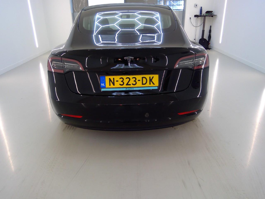 Foto 30 van Tesla Model 3