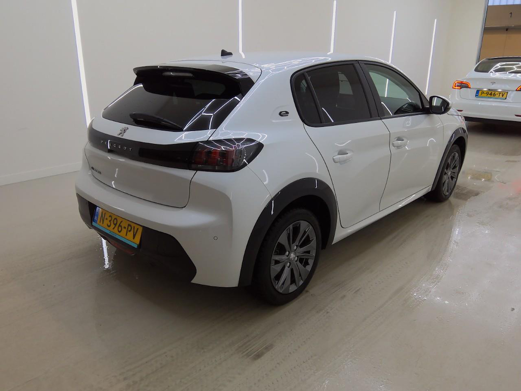 Foto 4 van Peugeot E-208