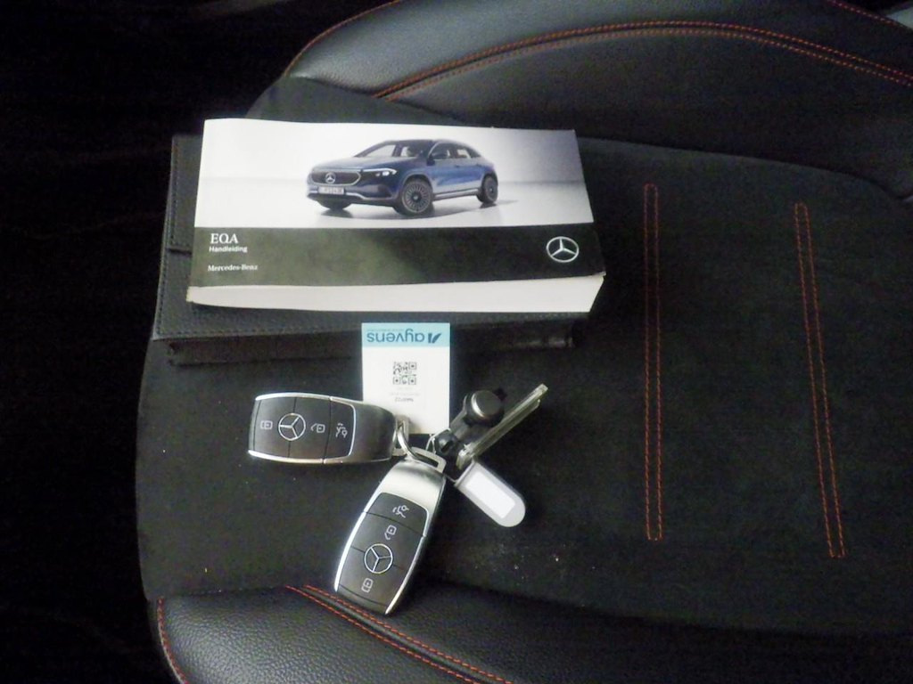 Foto 14 van Mercedes EQA