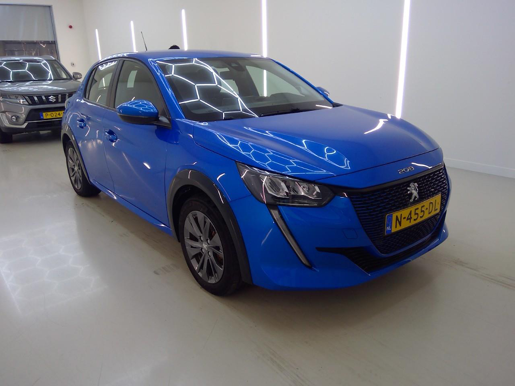 Photo 6 of Peugeot E-208