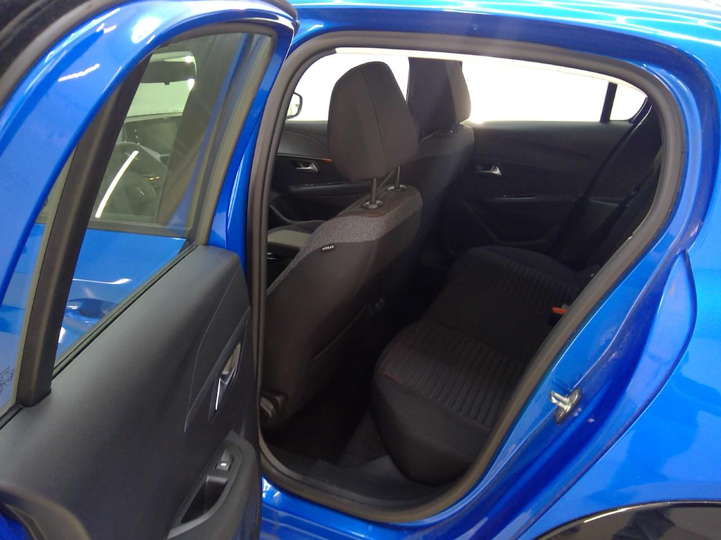 Photo 9 of Peugeot E-208