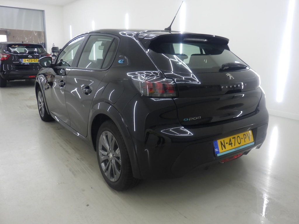 Foto 4 van Peugeot E-208
