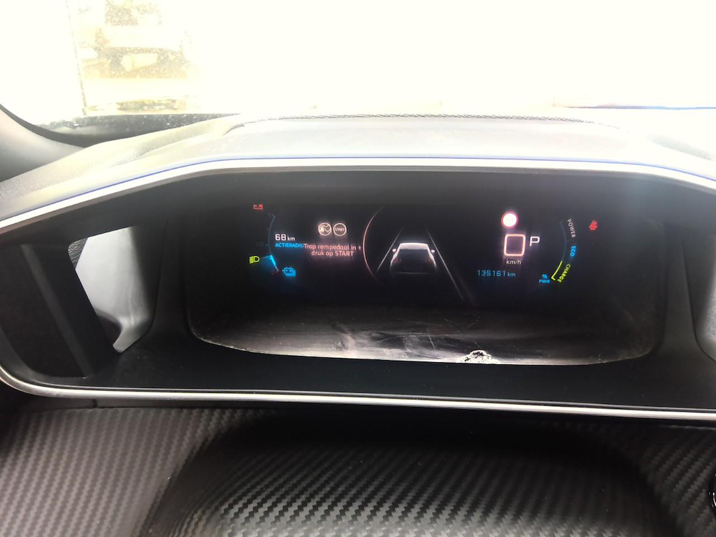 Foto 5 van Peugeot E-2008