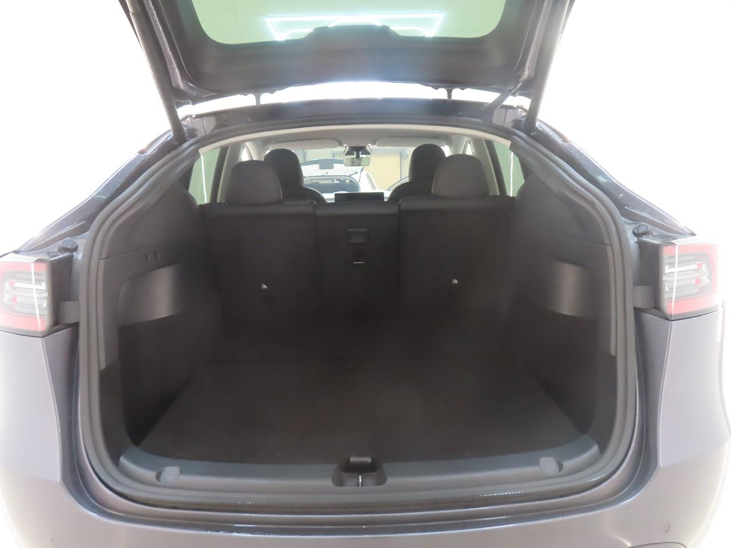 Foto 8 van Tesla Model Y