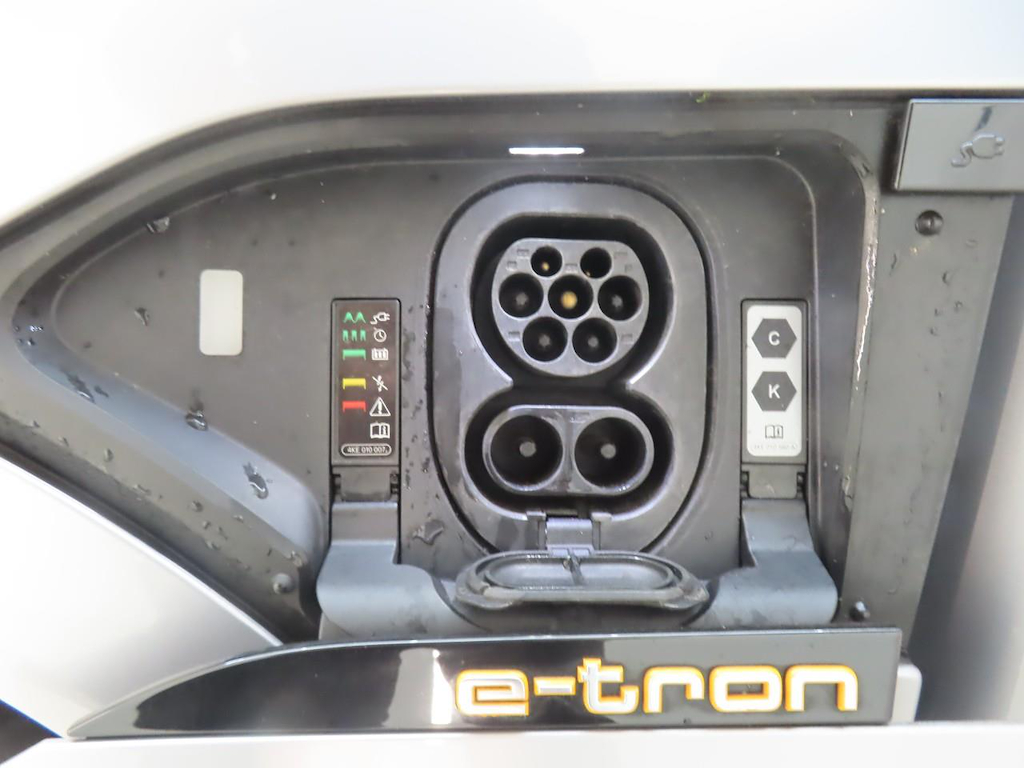 Foto 21 van Audi e-tron